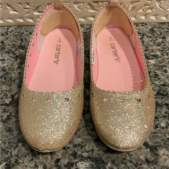 Carter's Shoes Carters Girls Sz M Ellaria Gold Sparkle Flats Cutout Hearts Scalloped Rim